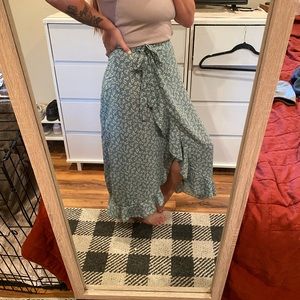Nasty gal wrap skirt, size 8, green floral